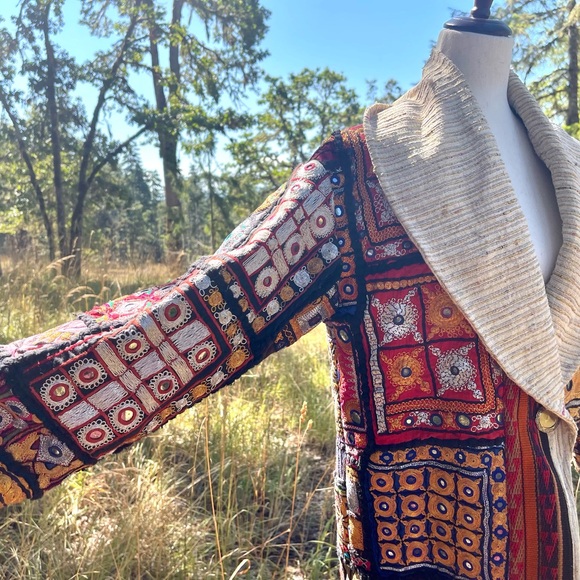 Vintage Embellished Indian Banjara Embroidery Mirrorwork Patchwork Coat - Picture 1 of 9